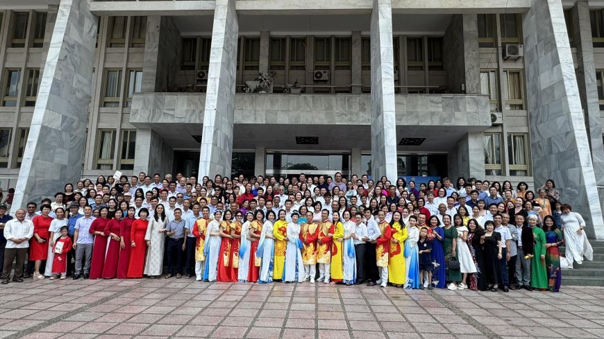 Chuyên mục Bạn đọc hỏi - Lý Tứ trả lời Số 09.2025 với chủ đề: Từ Bi và Trí Tuệ Món Nào Có Trước !!!